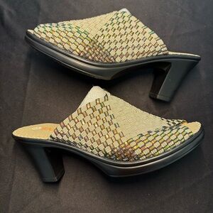 bernie mev. Beige and Black Woven Mules